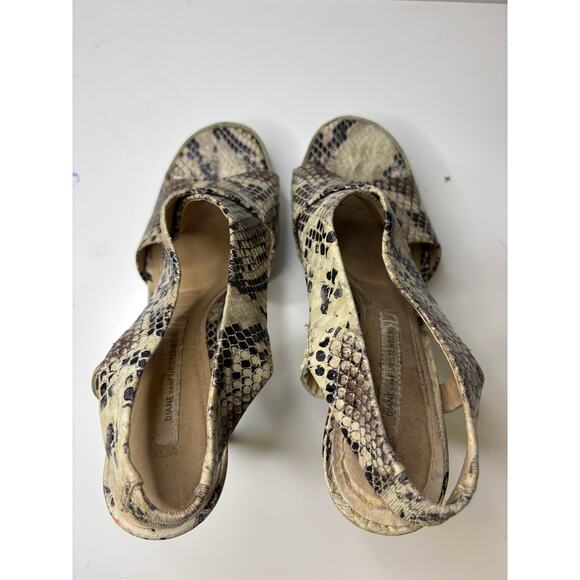 Diane von Fürstenberg Snakeskin Print Peep Toe Heels – Size 8 (Pre-Loved) - Picture 6 of 6